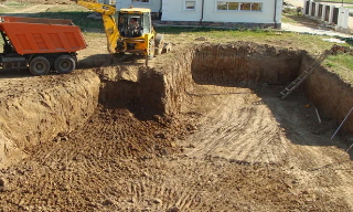 Рытье котлованов под фундамент в Тольятти – цена от 2599 руб. за м3 | 2Землекопа-Тля